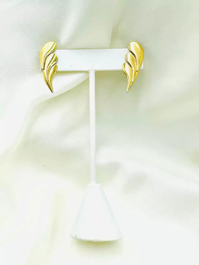 Wing-shaped earrings